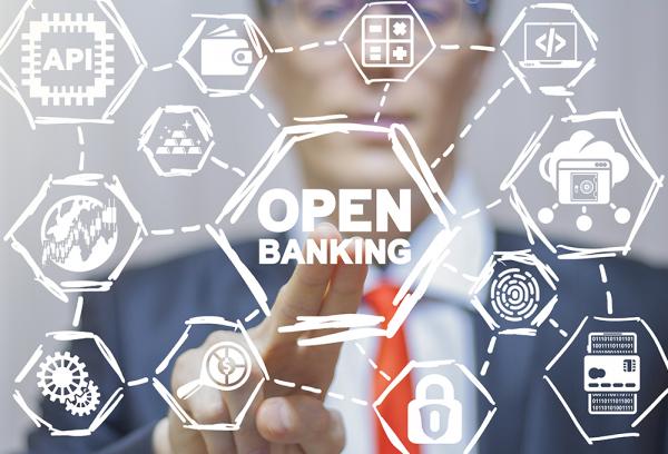 Intesa Sanpaolo rivoluziona la relazione tra banca e imprese con il servizio Open Banking